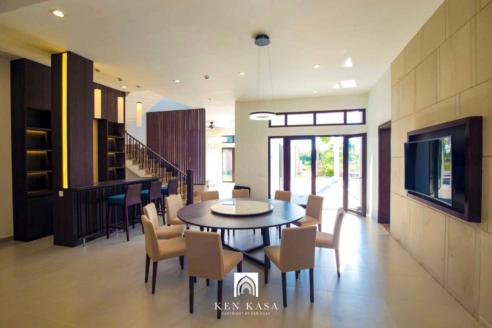 Ph&ograve;ng kh&aacute;ch tại căn biệt thự 4 ph&ograve;ng ngủ